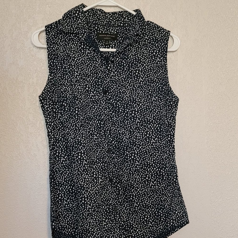 Sleeveless blouse